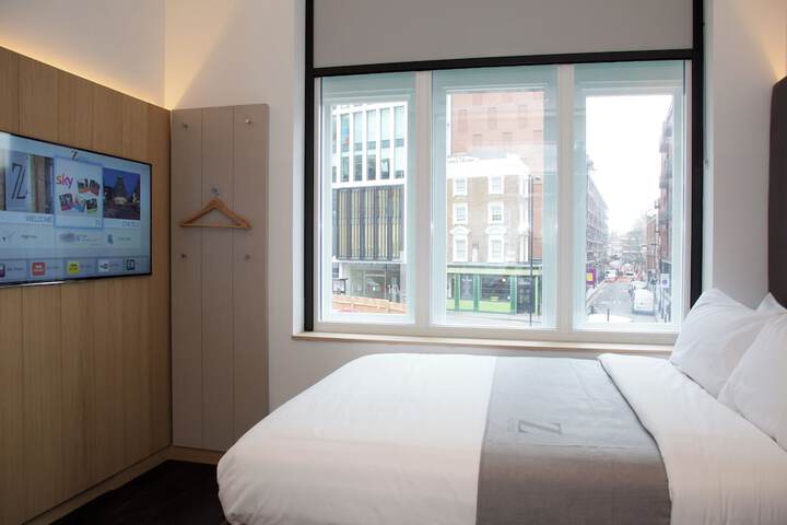 Room 8 of 38