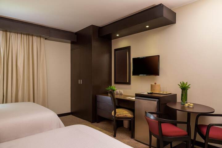 Room 6 of 27