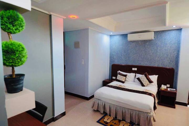 Room 44 of 167