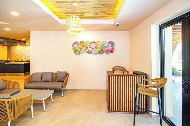 Lounge 59 of 81