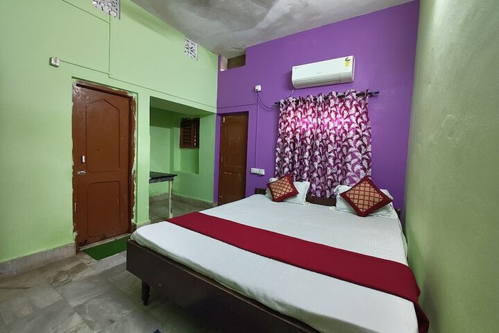 Room 7 of 12