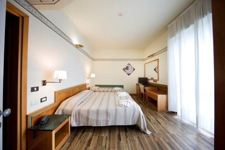 Room 20 of 50