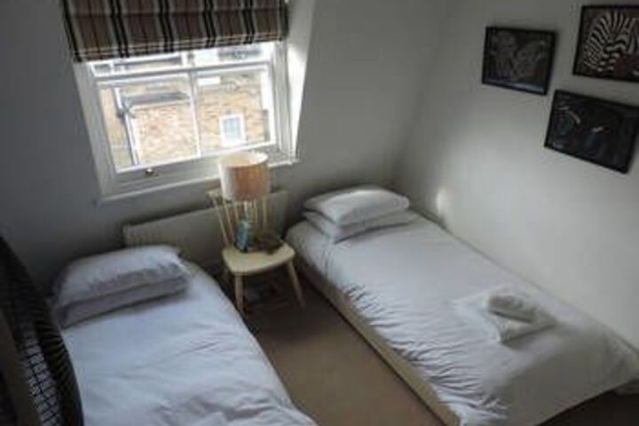 Room 8 of 28
