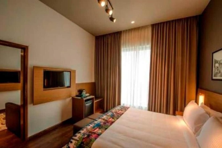 Room 10 of 35