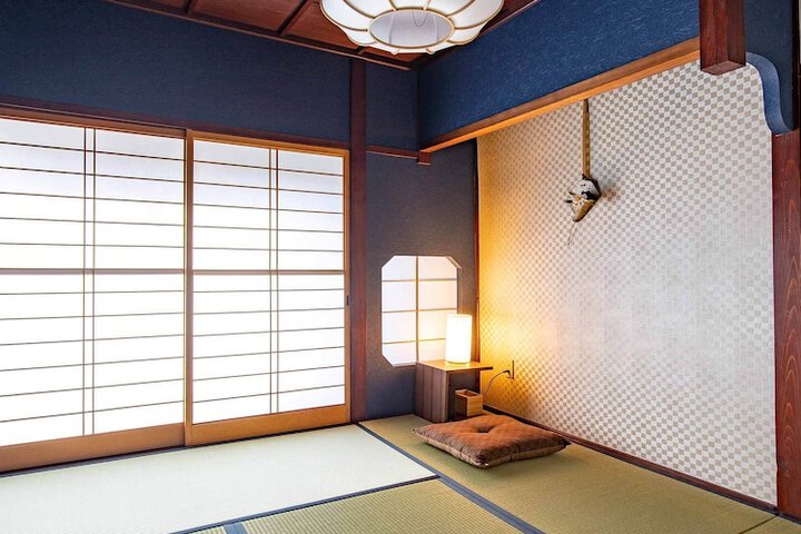 Room 10 of 111