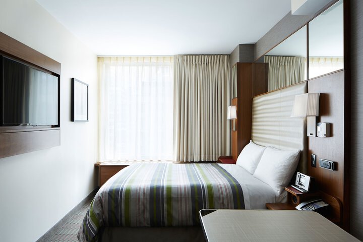 Classic Queen Bed (37 of 39)