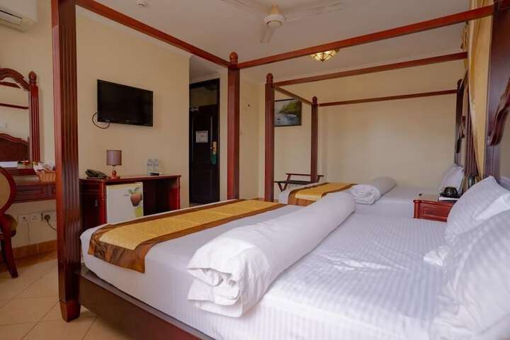 Room 17 of 40