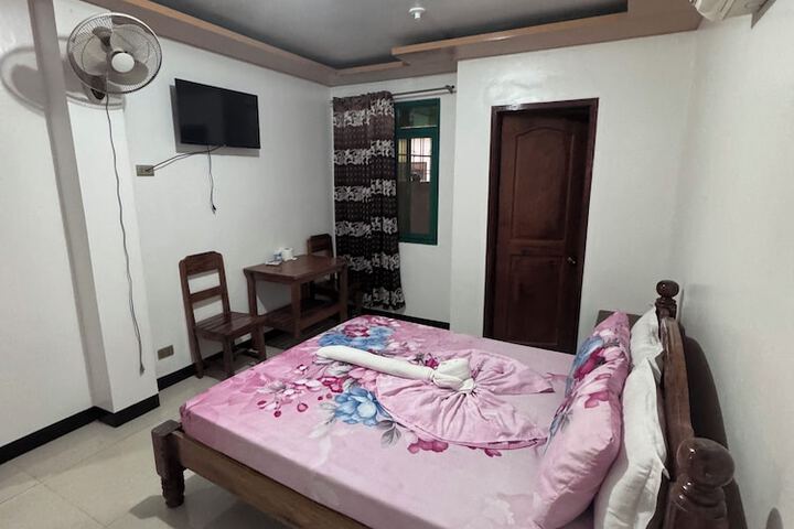 Room 13 of 36