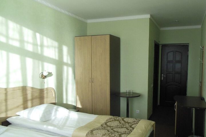 Room 17 of 25