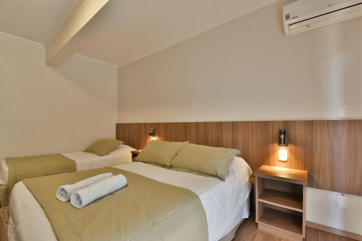 Room 9 of 93