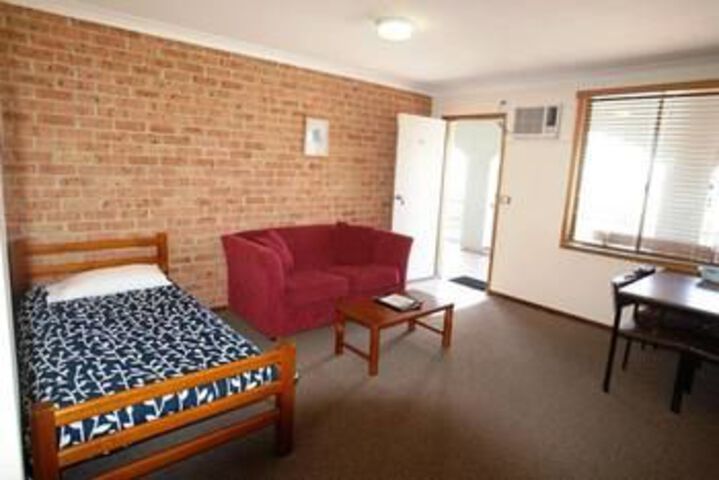 Room 10 of 17