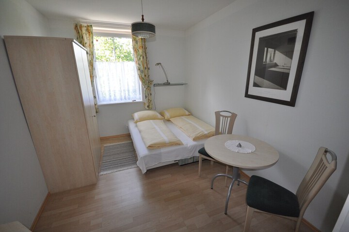 Room 12 of 89