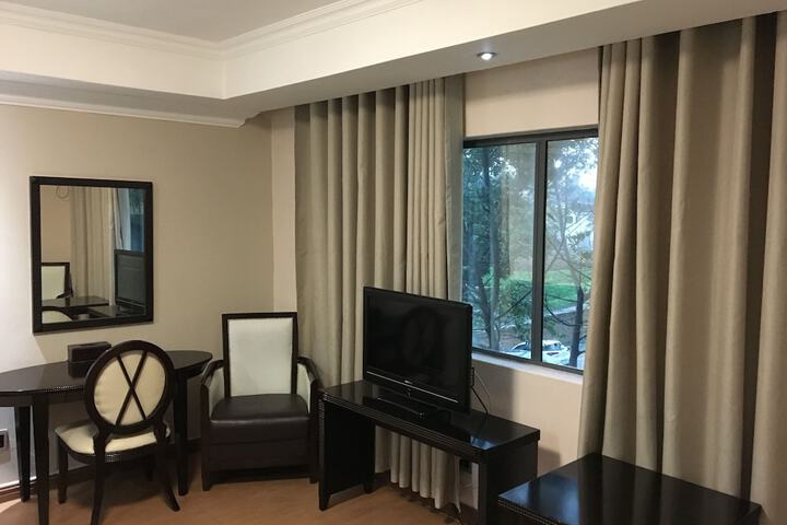 Room 12 of 27