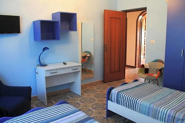 Room 5 of 7