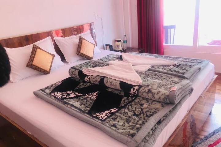 Room 2 of 9