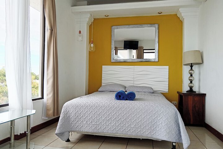 Room 9 of 40