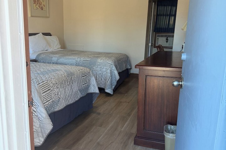 Room 47 of 72
