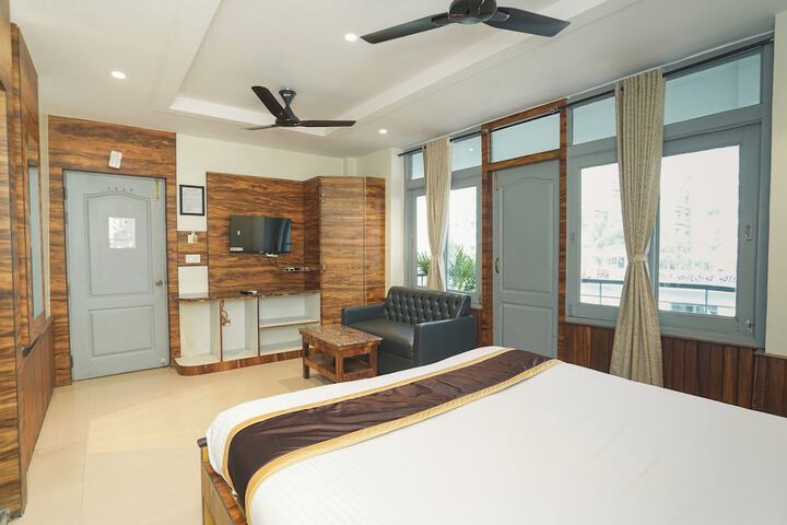 Room 42 of 80