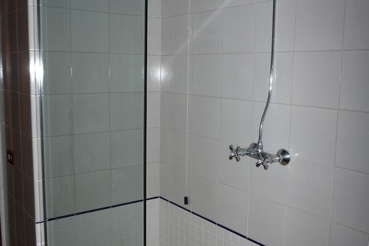 Room 12 of 35