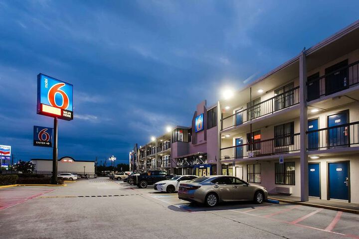 Studio 6 Houston TX – Medical Center NRG Stadium in Houston, TX