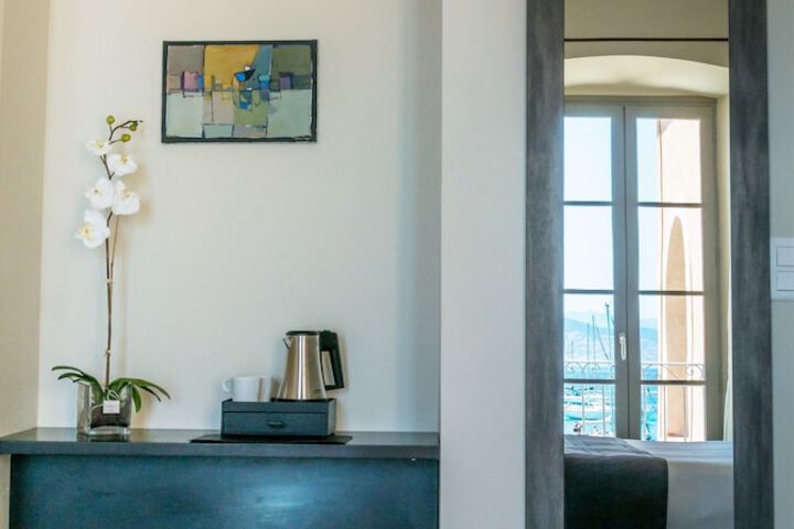 Room amenity