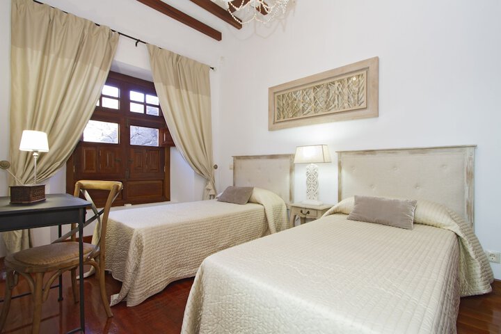 Room 3 of 14