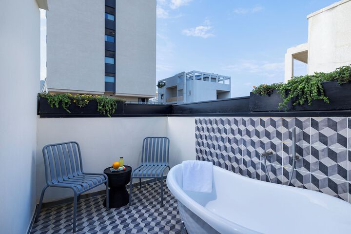 Terrace/Patio 33 of 64