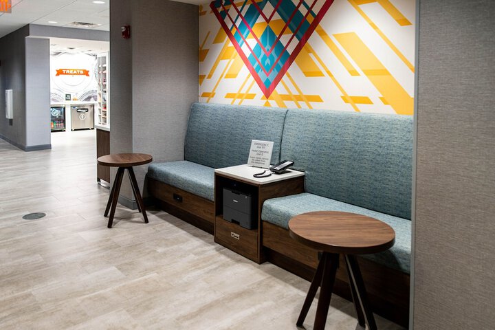 Business Center 65 of 75