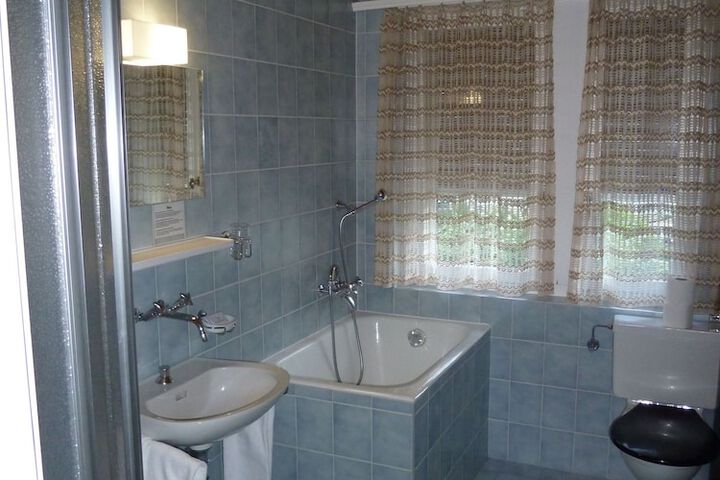 Room 16 of 21