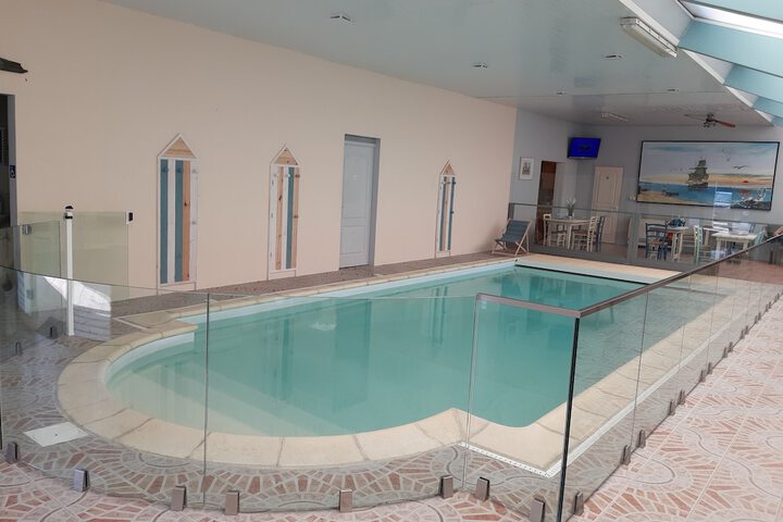 Pool 21 of 28