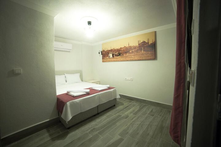 Room 16 of 24
