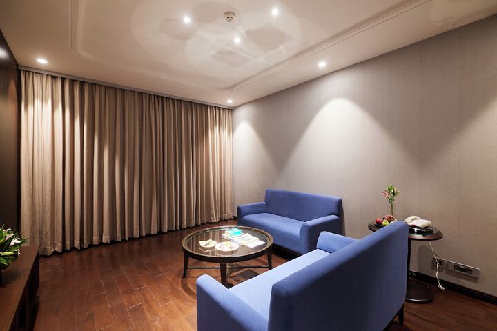 Room 37 of 125