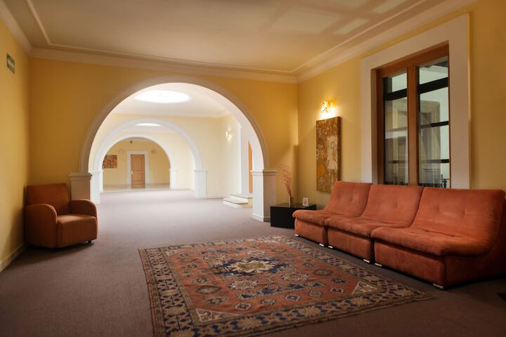 Ballroom/Hall 44 of 82