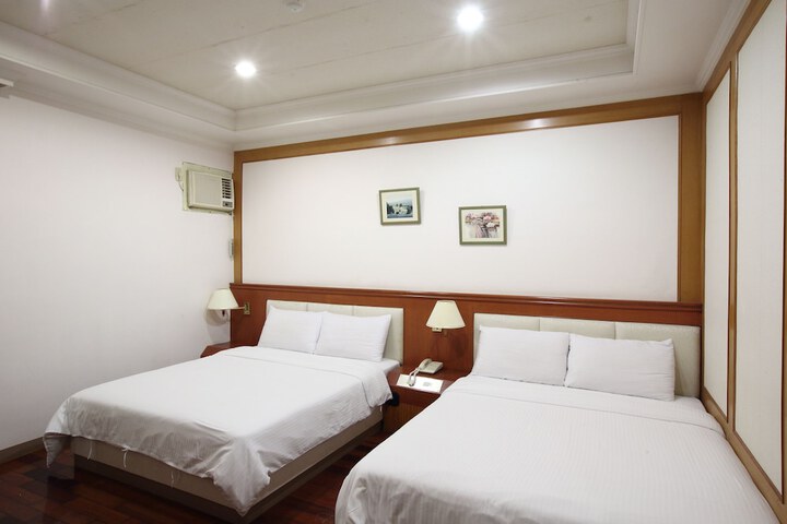 Room 30 of 74