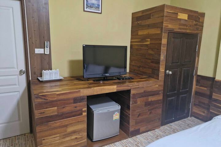 Room 3 of 125