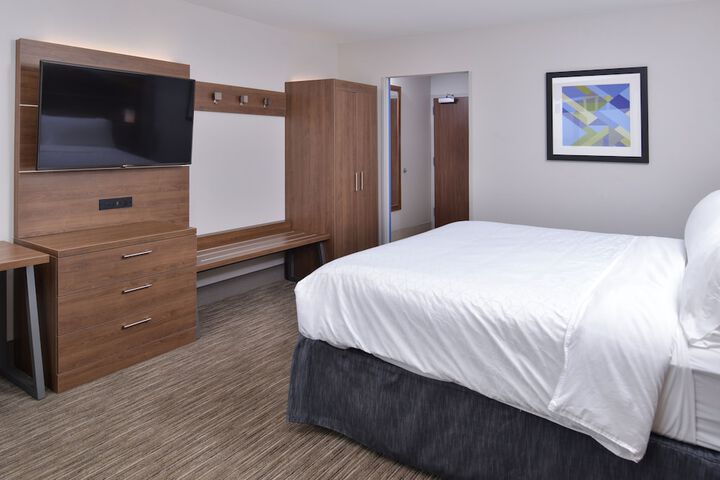 1 King Bed (11 of 22)