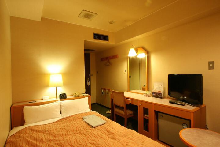 Room 9 of 21