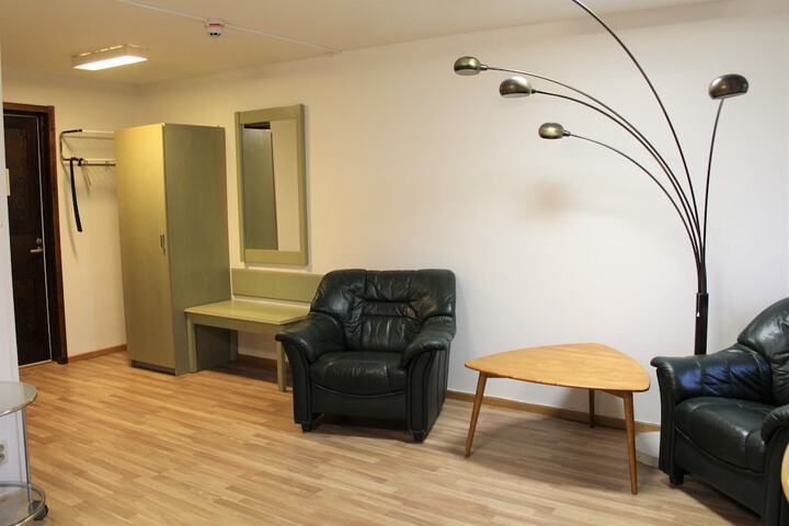 Room 5 of 140