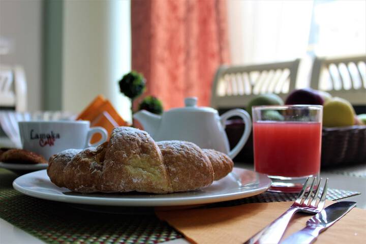 Breakfast/Coffee Service 63 of 87