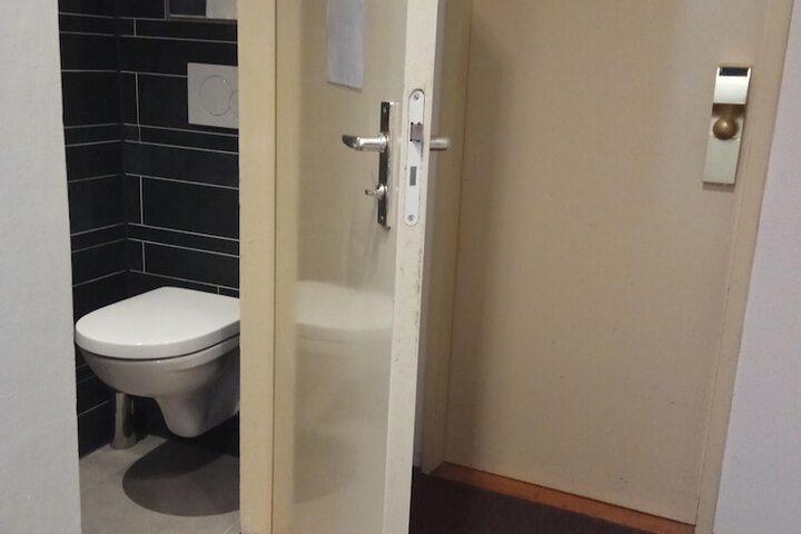 Room 51 of 54