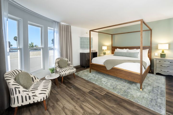 Room 21 of 39