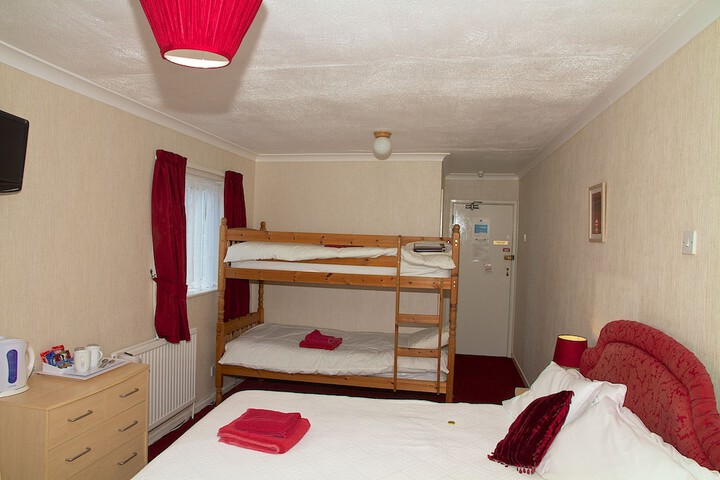 Room 5 of 48