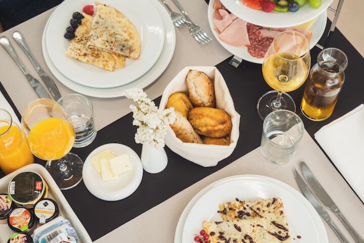 Breakfast/Coffee Service 35 of 60