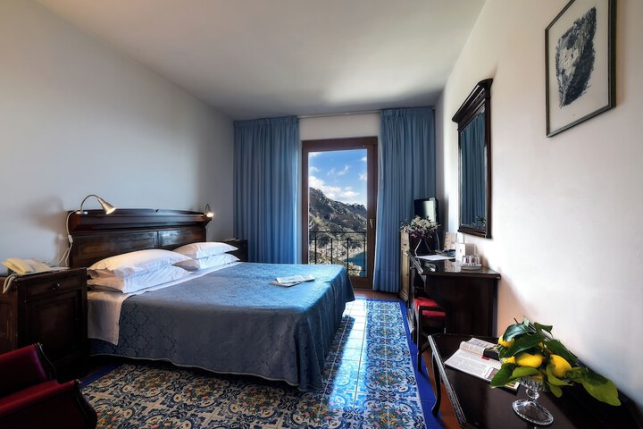 Room 42 of 94