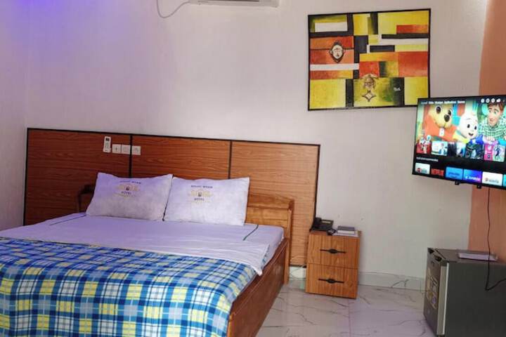 Room 25 of 285