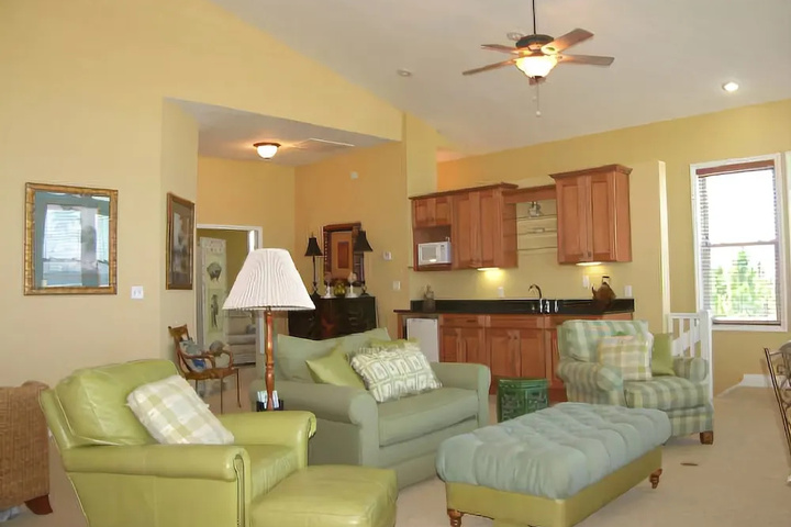 Room 4 of 25