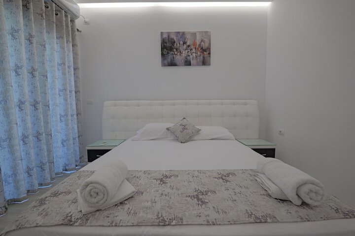 Room 13 of 86