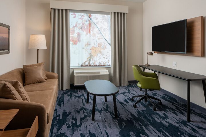 Room 8 of 18