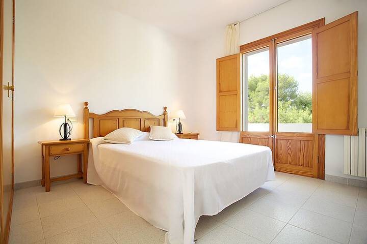 Room 2 of 41