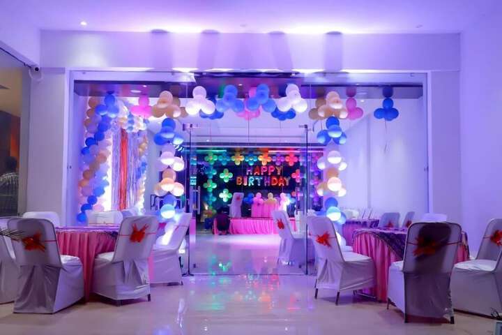 Ballroom/Hall 36 of 41